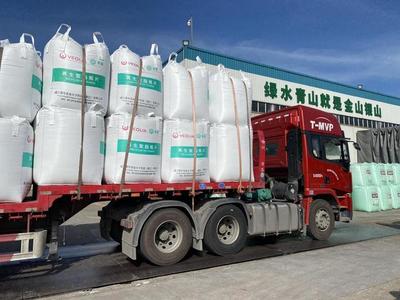 廢棄塑料瓶在這家工廠變身口紅殼、保險杠 但價格仍是挑戰